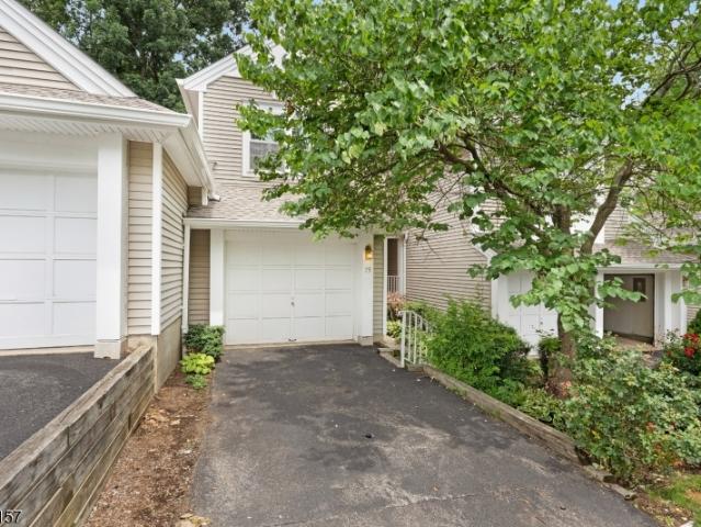 Townhouse for sale in Randolph, New Jersey