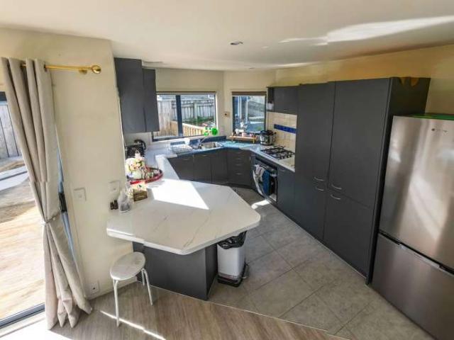 House for rent in Newlands, Wellington