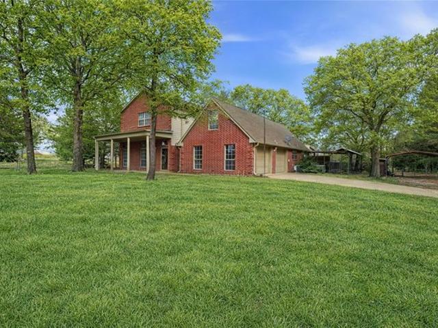 House for sale in Henderson, Texas