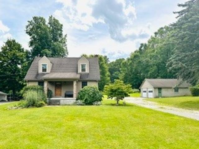 House for sale in Brookfield, Ohio