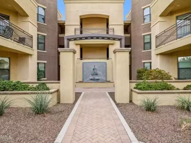 House for sale in Scottsdale House for sale in Scottsdale