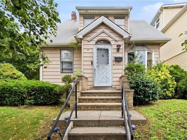 House for sale in Queens, Arverne
