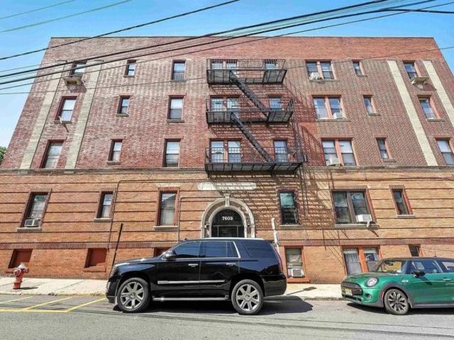 Condo for sale in Hudson, New Jersey