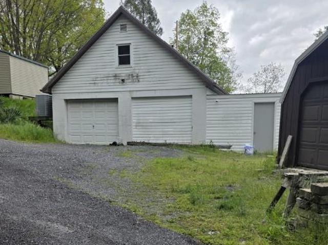 House for sale in Pleasant Hall, Pennsylvania