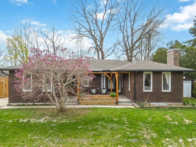 House for sale in Warwick, Ontario
