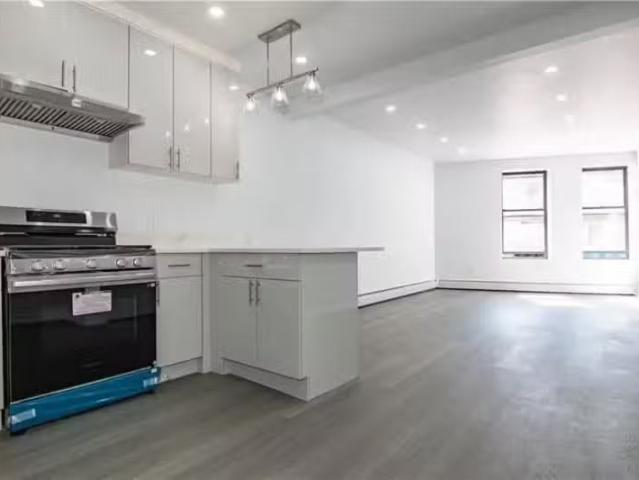 House for rent in Ridgewood House for rent in Ridgewood