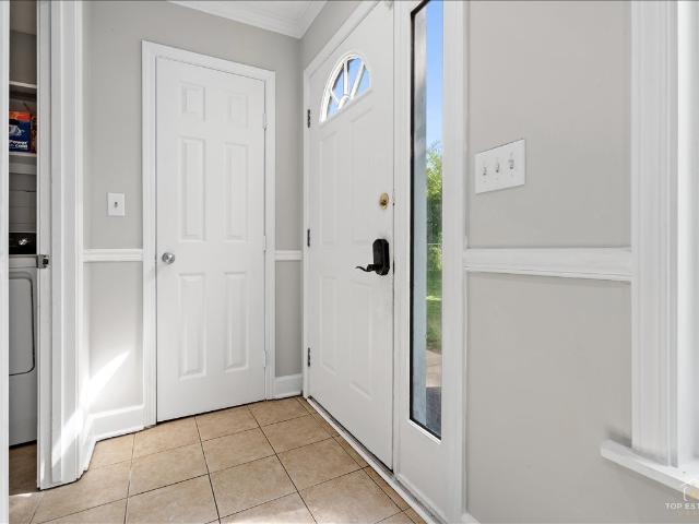 House for sale in Mchenry, Illinois