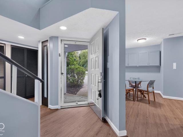 Condo for sale in Glendale Heights, Indianapolis