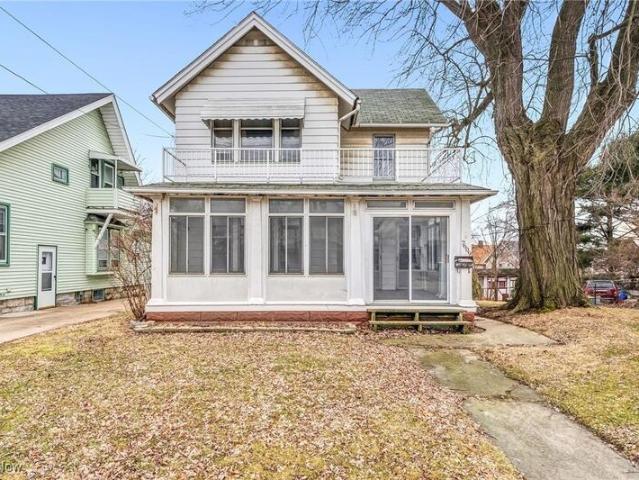 Duplex for sale in Cleveland