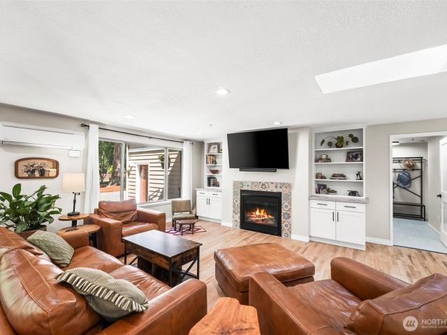House for sale in Fox Island