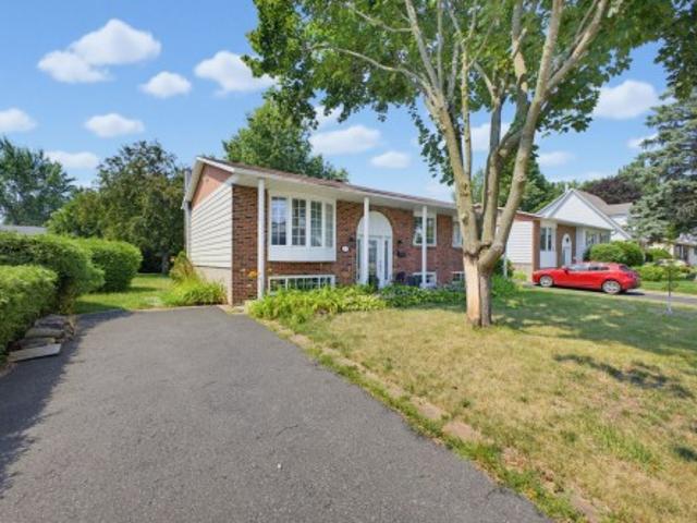 House for sale in L'Île-Bizard–Sainte-Geneviève, Montréal