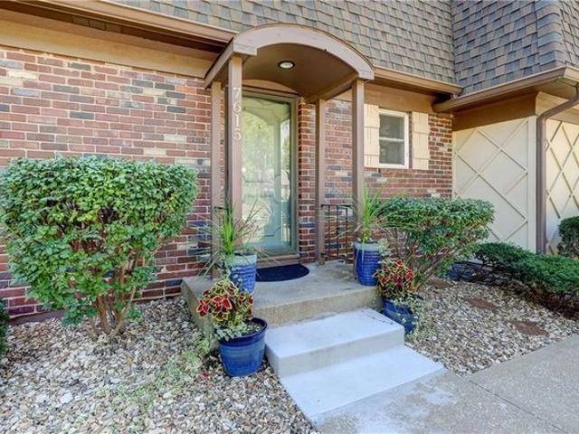 Condo for sale in Overland Park, Johnson County