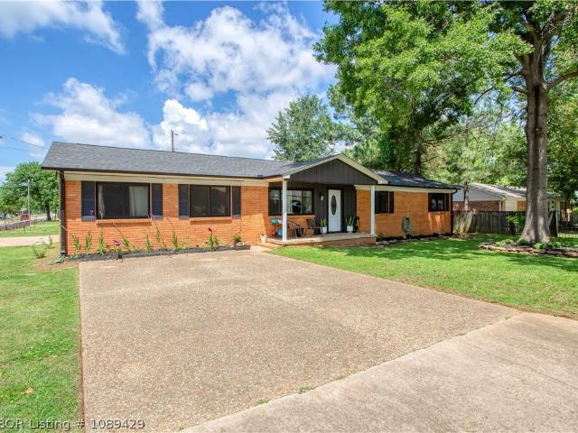 House for sale in Ark