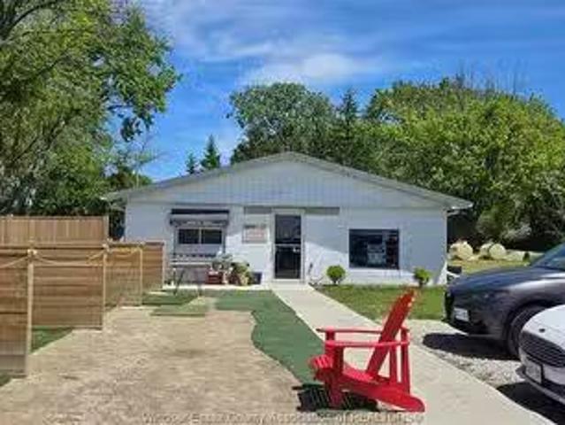 House for sale in Ontario