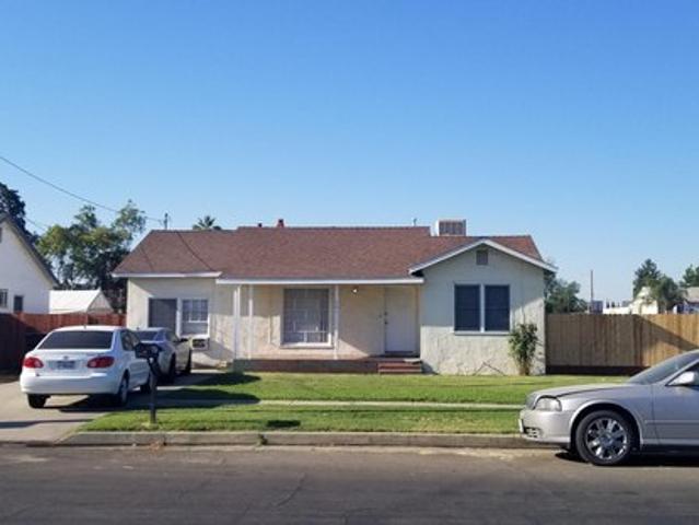 House for sale in Tulare, Tulare County