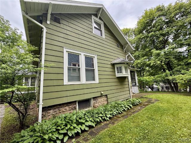 House for sale in Syracuse, New York