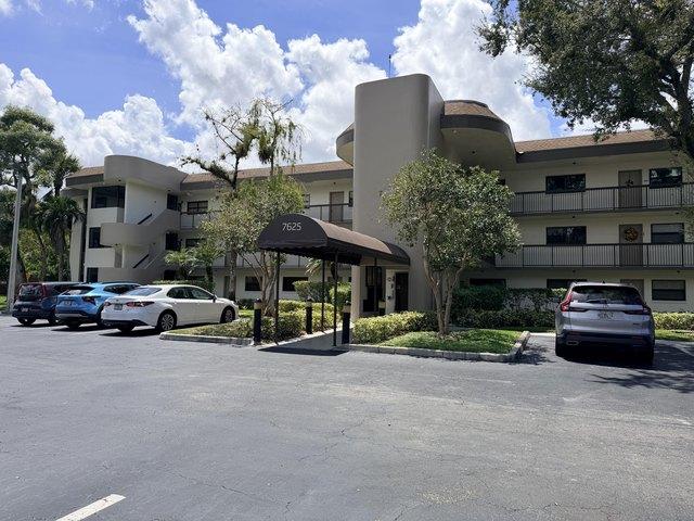 Condo for sale in Tamarac, Florida