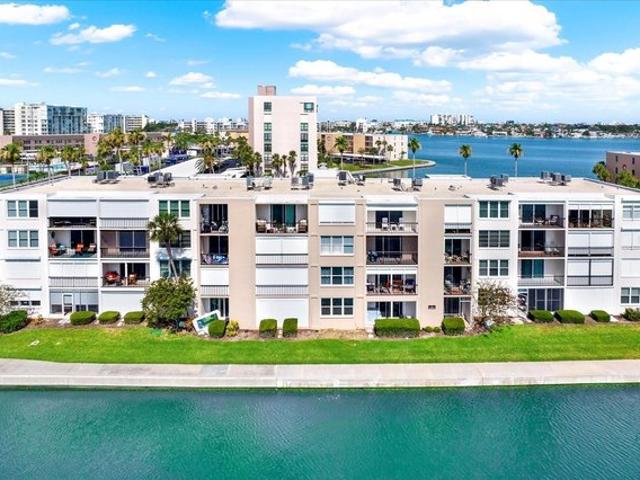 Condo for sale in South Pasadena, Florida
