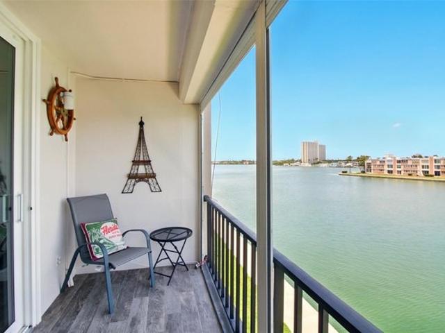 Condo for sale in South Pasadena, Florida