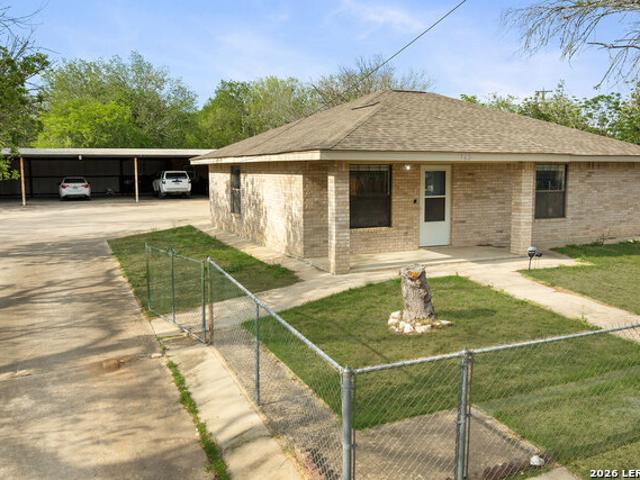 House for sale in Poteet, Texas