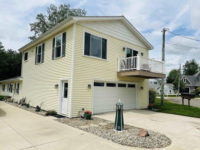 House for sale in Wolcottville, Indiana