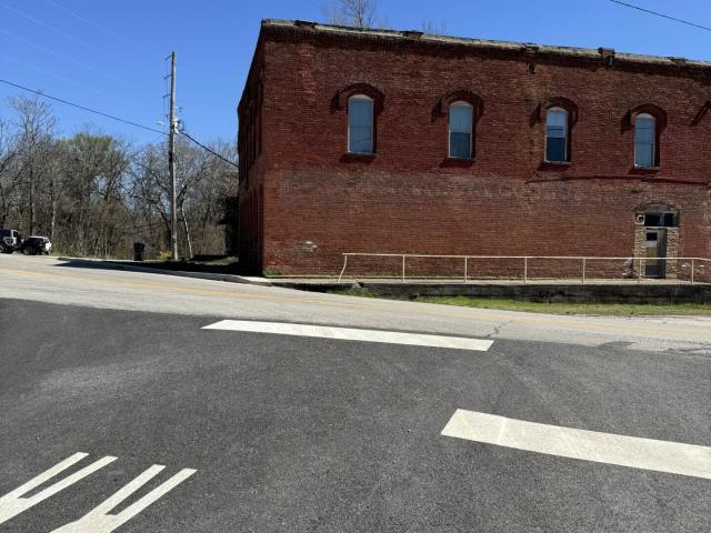 House for sale in Barry, Missouri