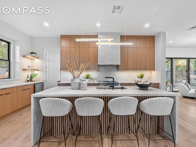 House for sale in Mountain View