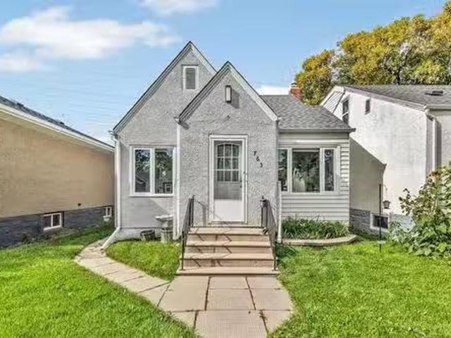 House for sale in East St. Paul, Manitoba
