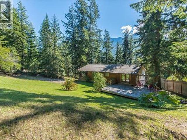 House for sale in Balfour, British Columbia