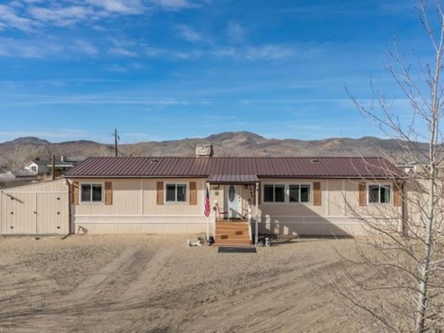 House for sale in Silver Springs, Nevada