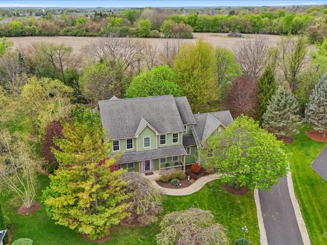 House for sale in Mchenry, Illinois