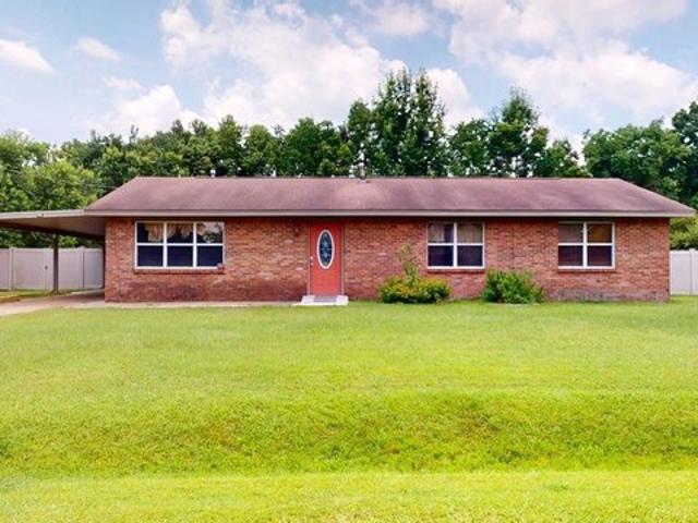 House for sale in Elmore, Alabama