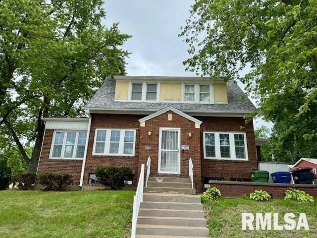 House for sale in Clinton, Iowa