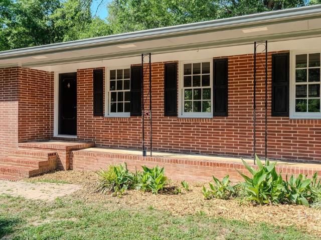 House for sale in Hull, Georgia