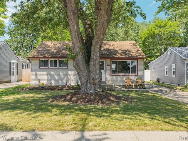 House for sale in Troy, Michigan