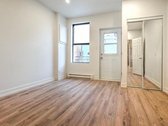 Apartment for rent in St. Leonard's, Quebec