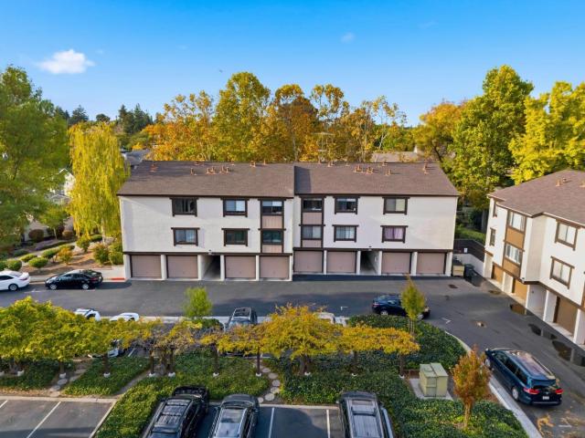 Condo for sale in Palo Alto, California