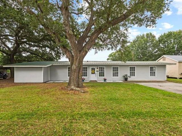 House for sale in Bridge City, Texas