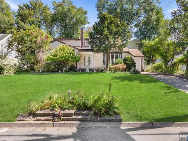 House for sale in River Edge, New Jersey