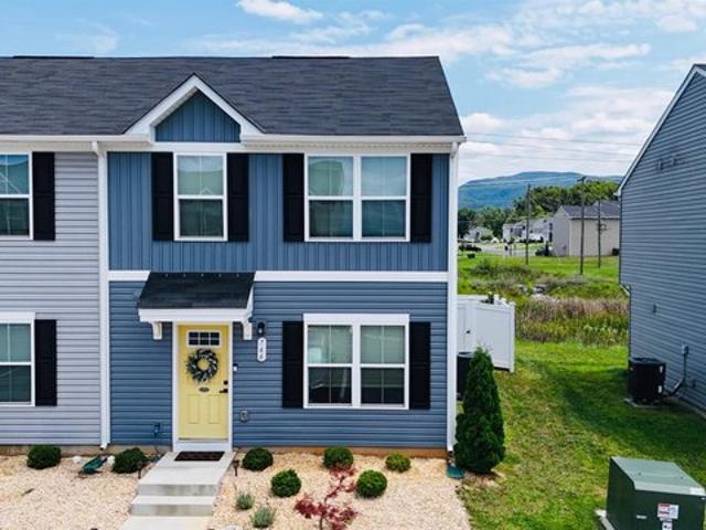 Townhouse for sale in Virginia