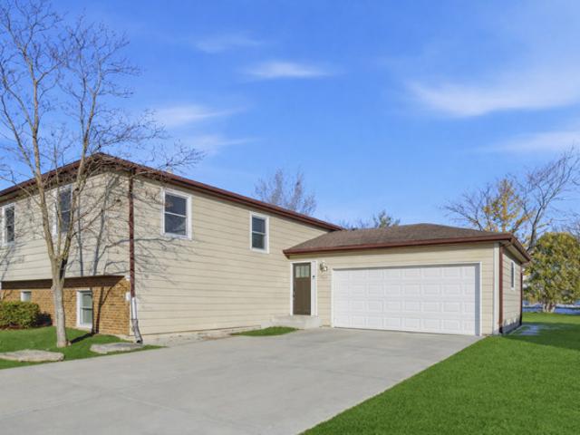 House for sale in South Elgin, Kane County