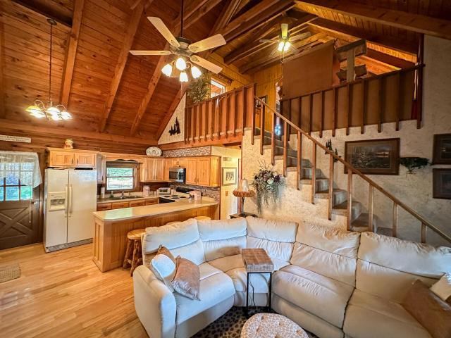 House for sale in Flat Lick, Kentucky
