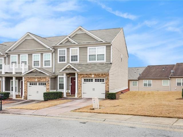 Townhouse for sale in Fairburn, Georgia