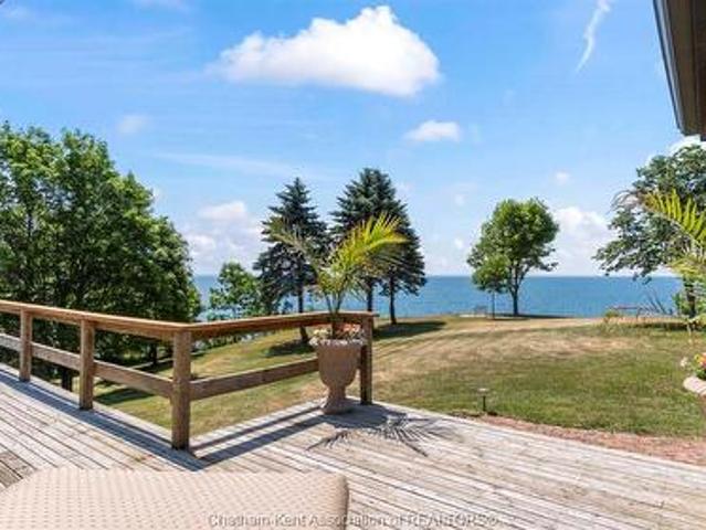 House for sale in Chatham–kent, Ontario