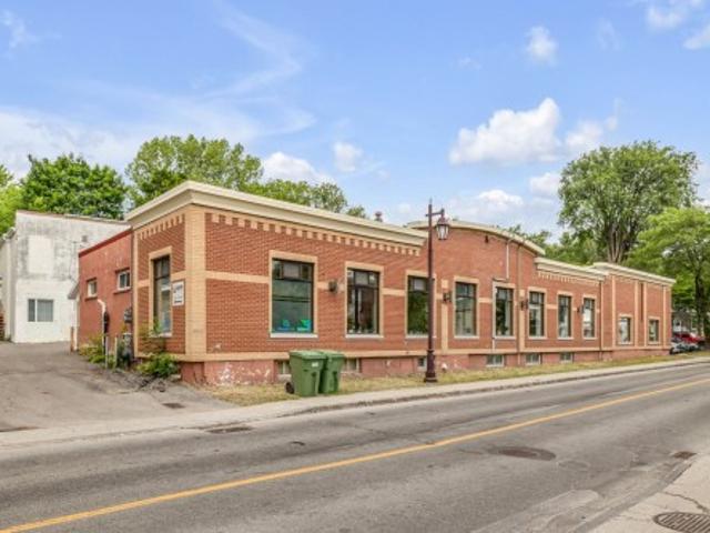 Commercial for rent in Charlesbourg, Québec