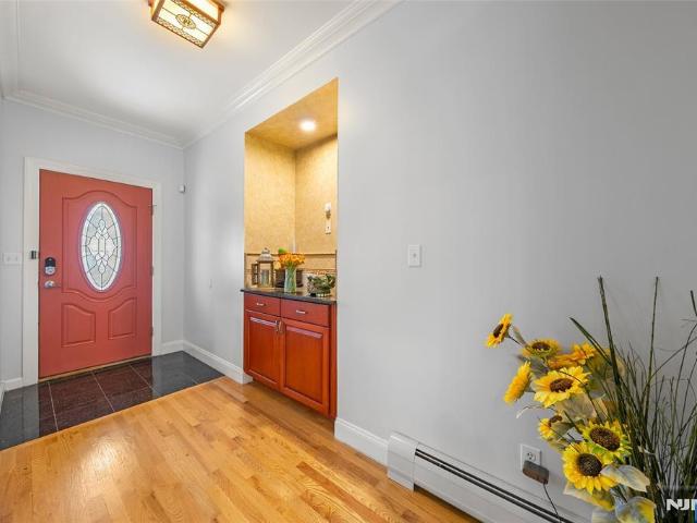 Townhouse for sale in Cliffside Park, New Jersey