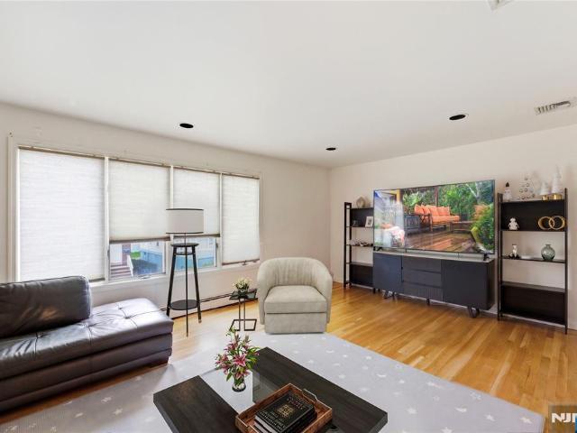House for sale in Ridgefield, New Jersey