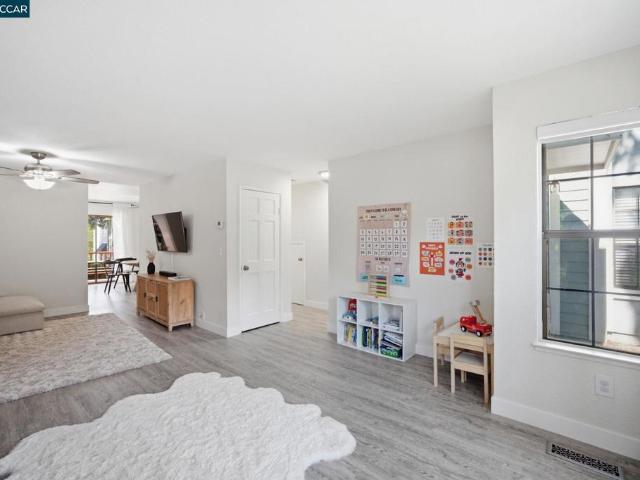 Townhouse for sale in Solano, California