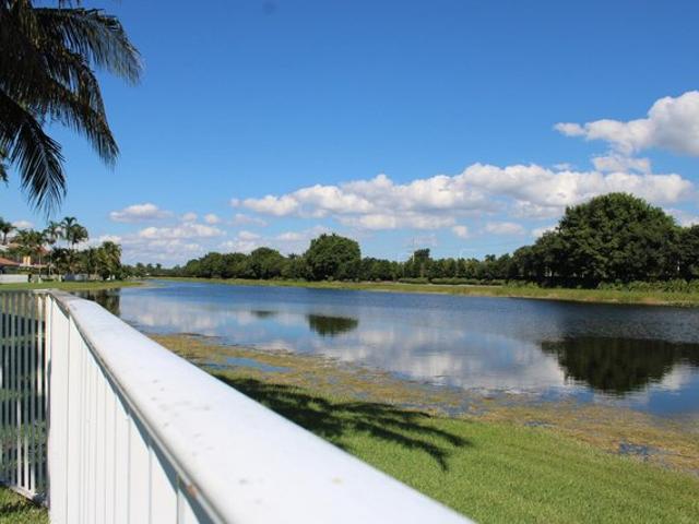 House for sale in Savanna at Weston, Weston