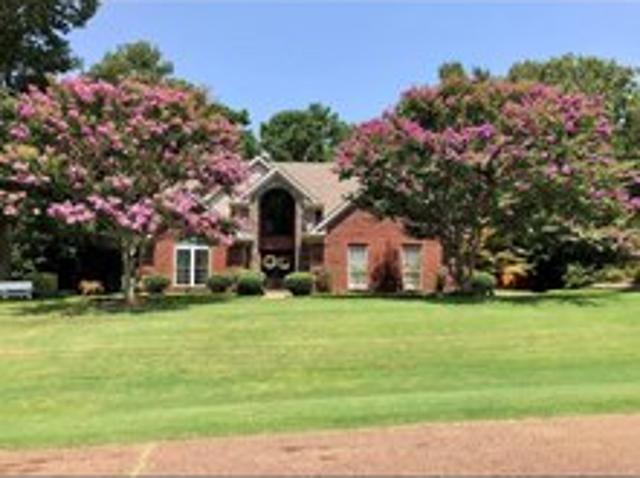 House for sale in Nesbit, Mississippi